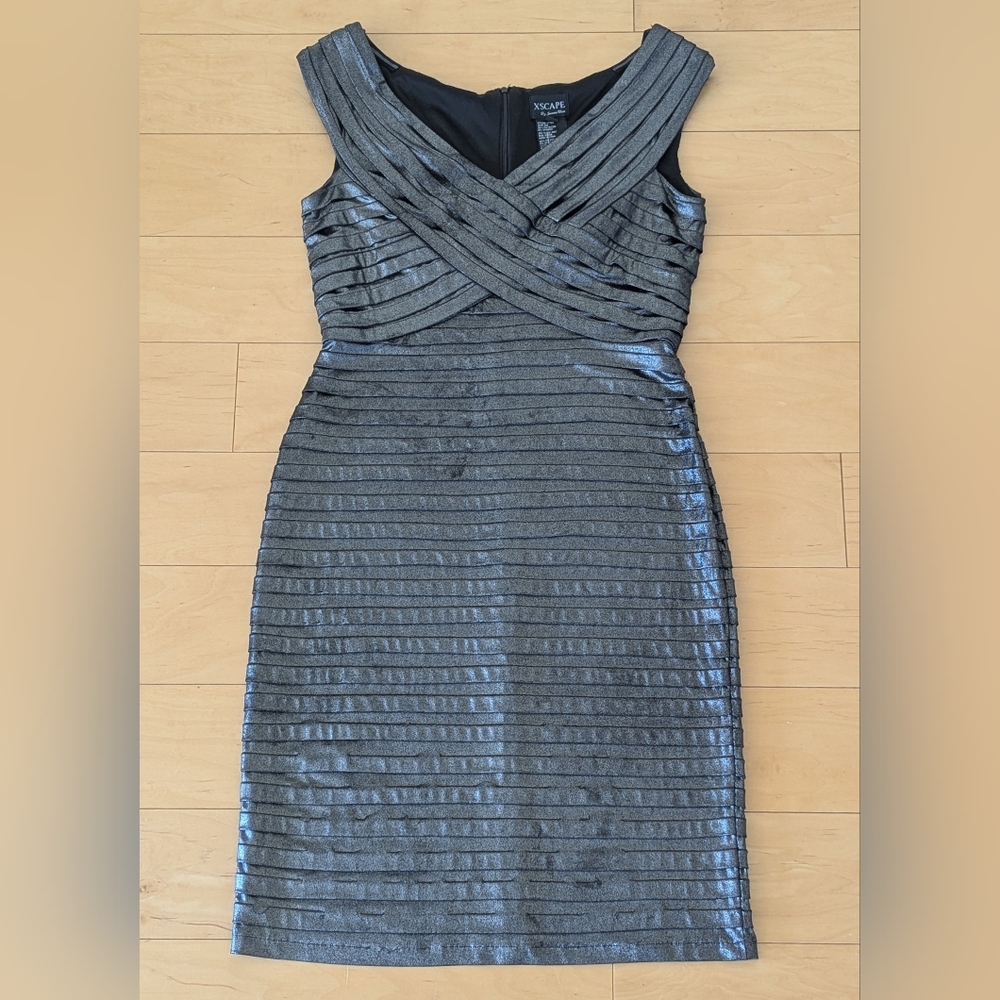 Xscape Hematite Silver Cocktail Dress, Size 14, V Neck, Bodycon 👗